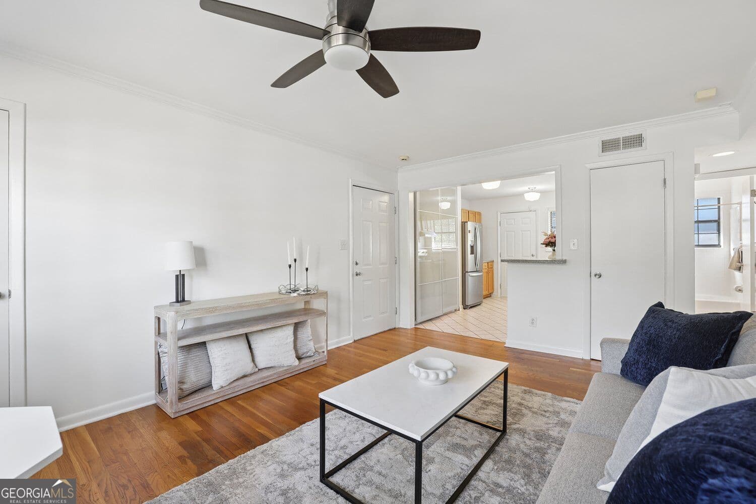 2 bedroom, 1 bathroom, 840 sq ft condominium for sale at 410 Candler Park Drive G11, Atlanta, GA 30307 — photo 6