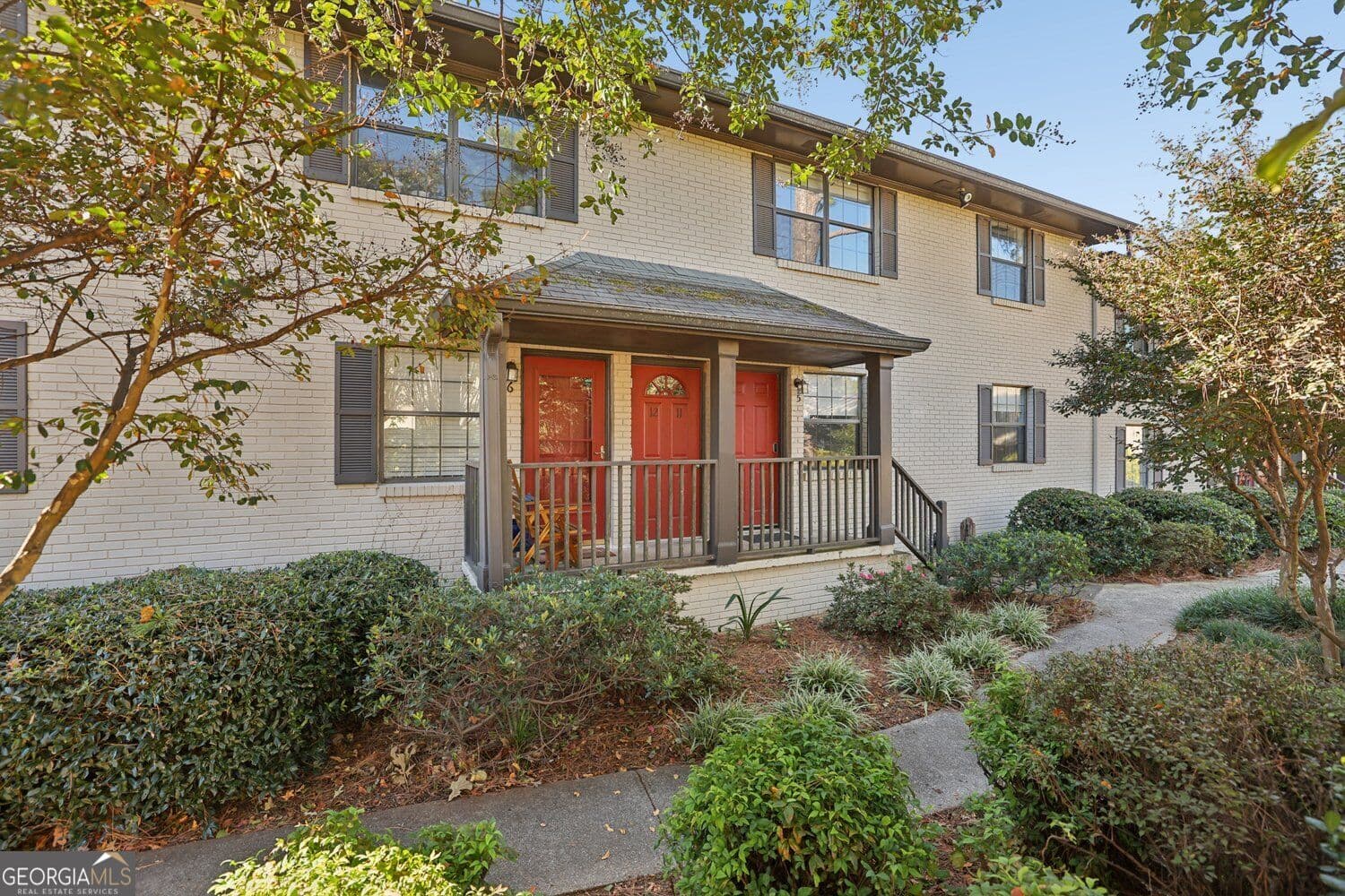 2 bedroom, 1 bathroom, 840 sq ft condominium for sale at 410 Candler Park Drive G11, Atlanta, GA 30307 — photo 1 of 35
