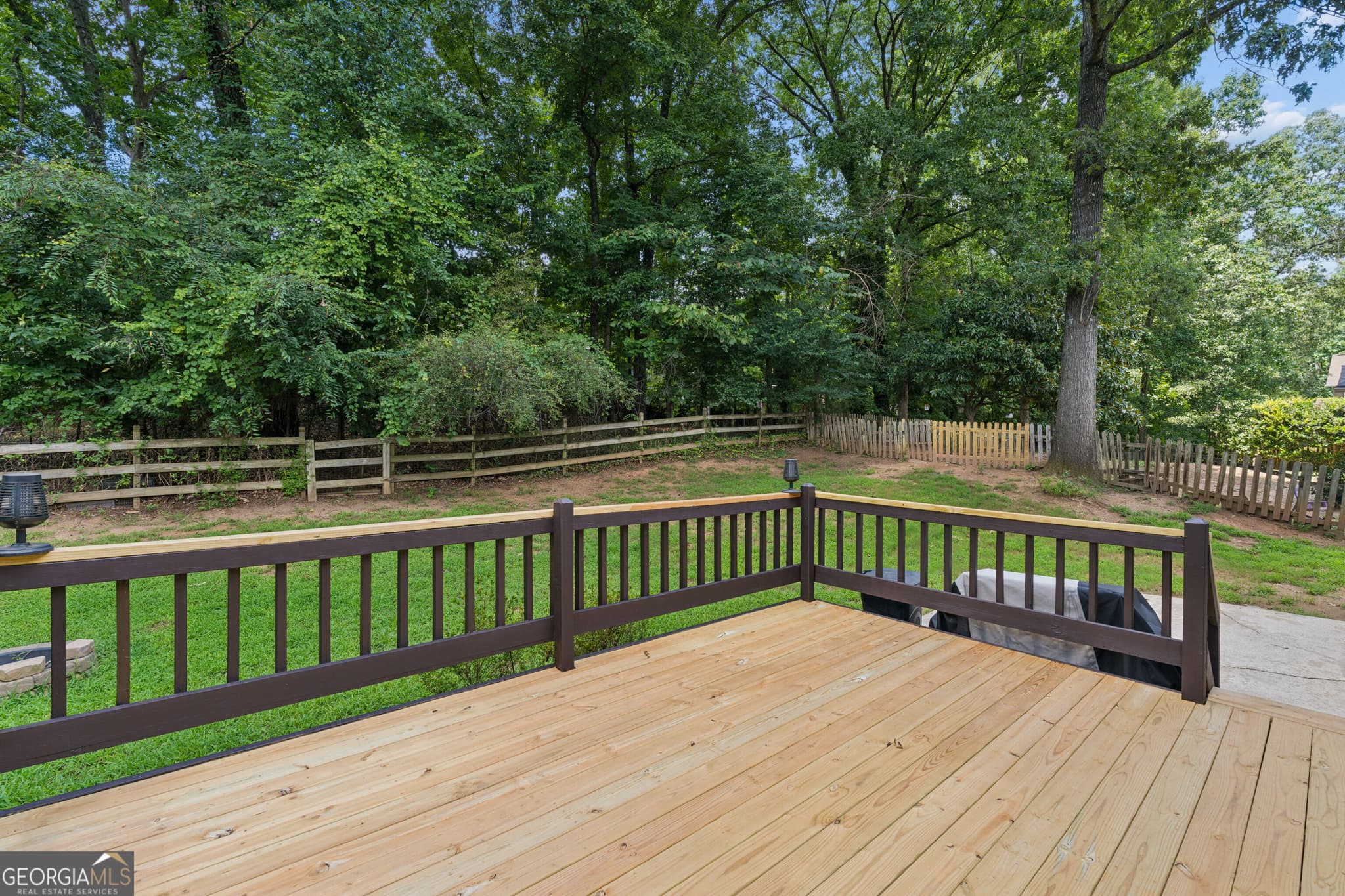 4 bedroom, 2.5 bathroom, 2,426 sq ft single family residence for sale at 420 Dunhill View Court, Alpharetta, GA 30005 — photo 2