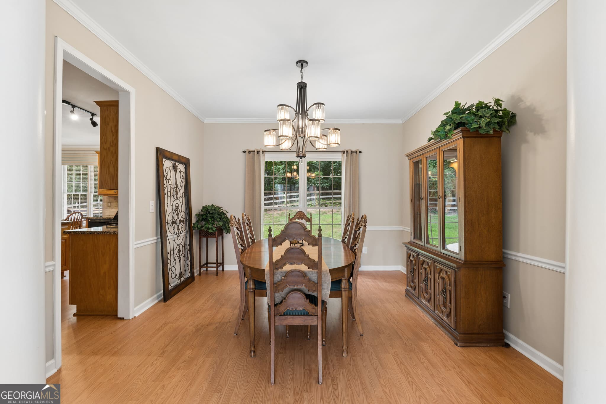 4 bedroom, 2.5 bathroom, 2,426 sq ft single family residence for sale at 420 Dunhill View Court, Alpharetta, GA 30005 — photo 7