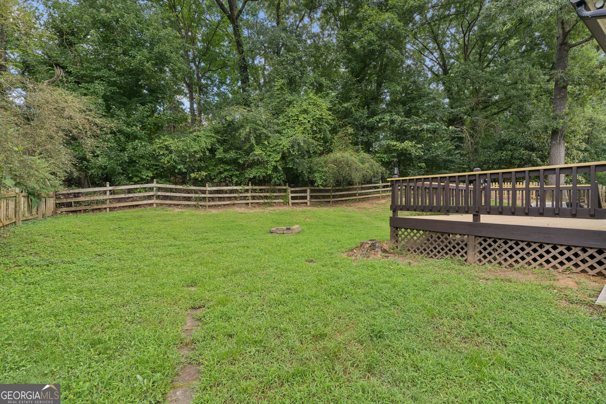4 bedroom, 2.5 bathroom, 2,426 sq ft single family residence for sale at 420 Dunhill View Court, Alpharetta, GA 30005 — photo 3