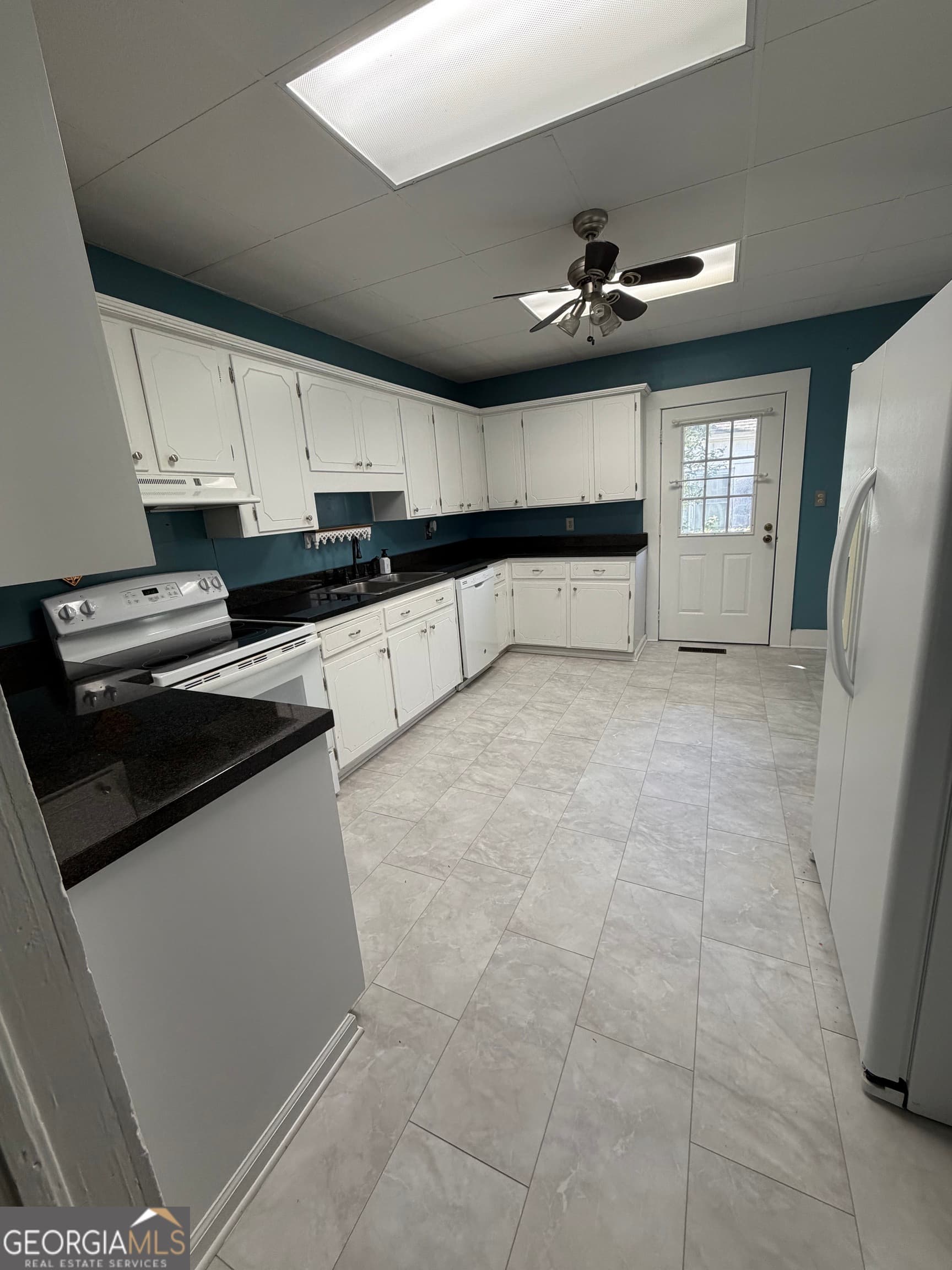 4 bedroom, 2 bathroom, 2,668 sq ft single family residence for sale at 151 S Tusten Street, Elberton, GA 30635 — photo 8