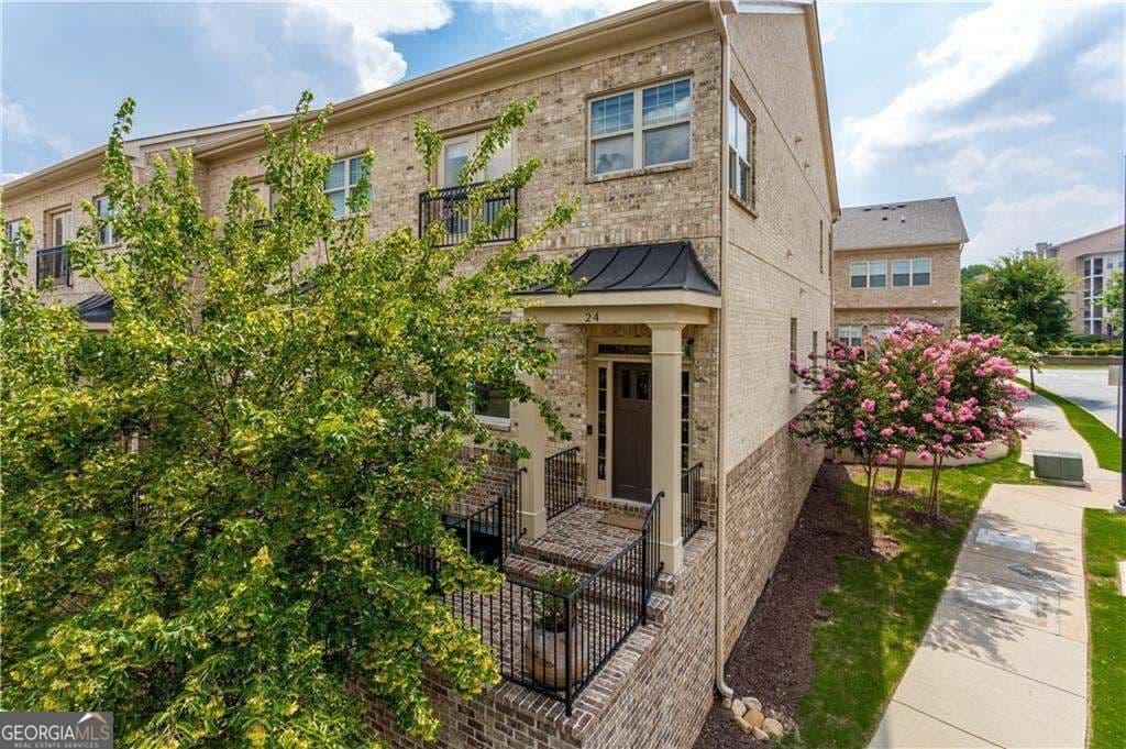 3 bedroom, 3.5 bathroom townhouse for rent at 745 Fountainhead Lane 24, Atlanta, GA 30324 for $3,500 a month — photo 1 of 1