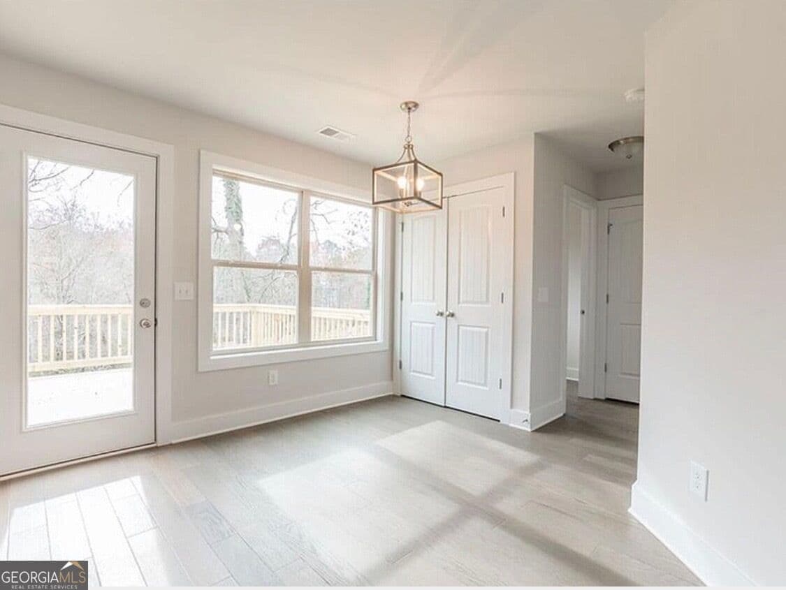 3 bedroom, 2.5 bathroom, 1,476 sq ft single family residence for sale at 1880 Sawnee Trail, Cumming, GA 30041 — photo 4