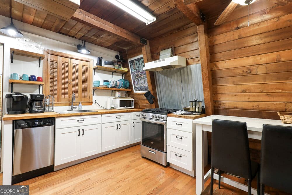 3 bedroom, 2 bathroom, 1,468 sq ft cabin,loft,single family residence for sale at 369 Normandy Trail, Lavonia, GA 30553 — photo 9