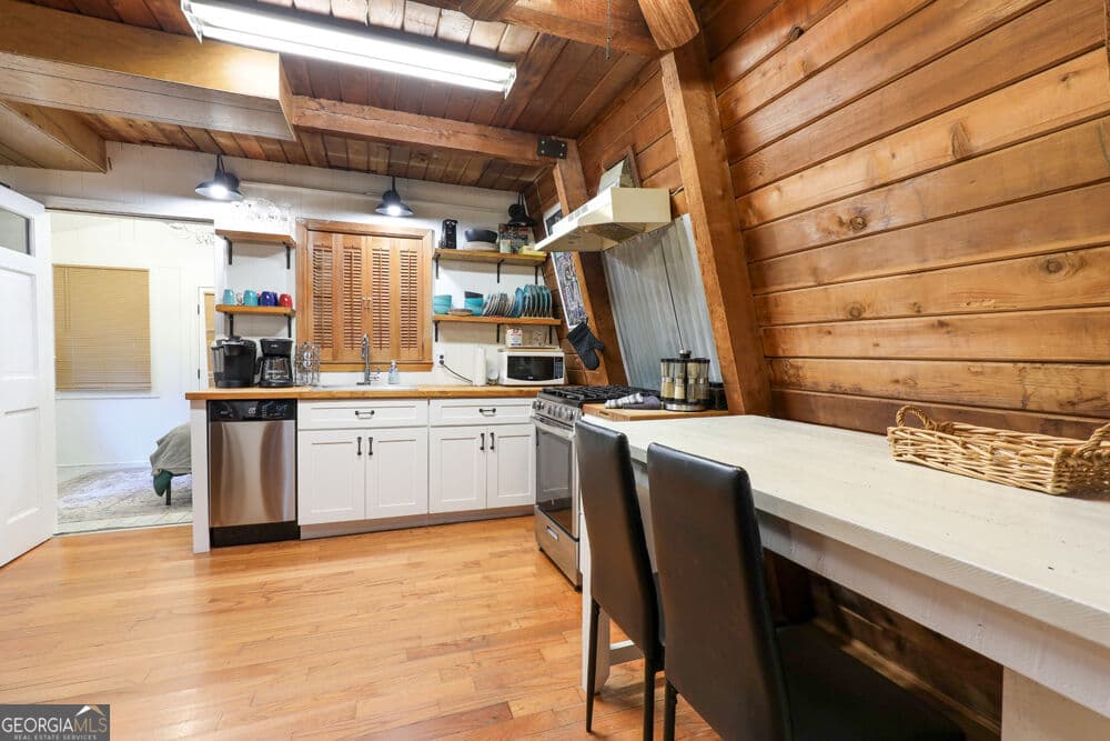 3 bedroom, 2 bathroom, 1,468 sq ft cabin,loft,single family residence for sale at 369 Normandy Trail, Lavonia, GA 30553 — photo 8