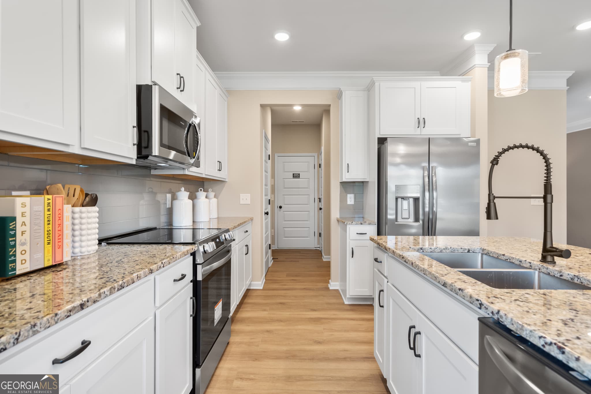 3 bedroom, 2.5 bathroom, 1,806 sq ft townhouse for sale at 832 Crescent Drive 60, Riverdale, GA 30274 — photo 10