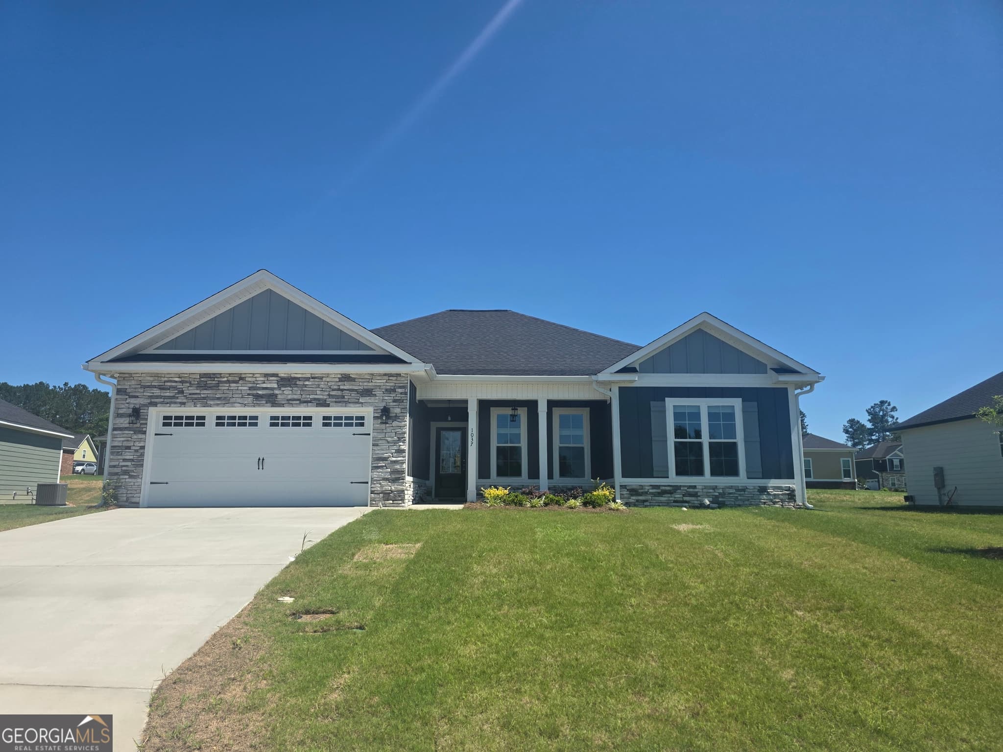 4 bedroom, 2 bathroom, 2,097 sq ft single family residence under contract at 1037 Berkley Court, Thomson, GA 30824