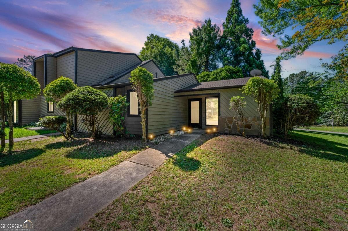 1 bedroom, 1 bathroom, 980 sq ft townhouse sold at 260 Toweridge Drive, Marietta, GA 30064