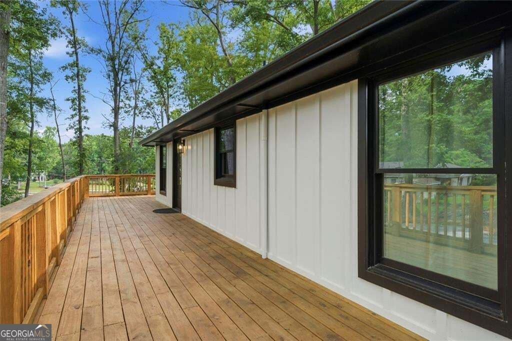 3 bedroom, 2 bathroom, 1,500 sq ft single family residence for sale at 233 Lakeshore Drive, Eatonton, GA 31024 — photo 6