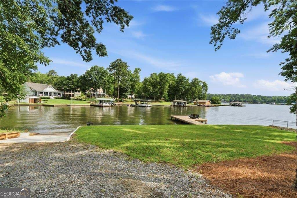3 bedroom, 2 bathroom, 1,500 sq ft single family residence for sale at 233 Lakeshore Drive, Eatonton, GA 31024 — photo 10