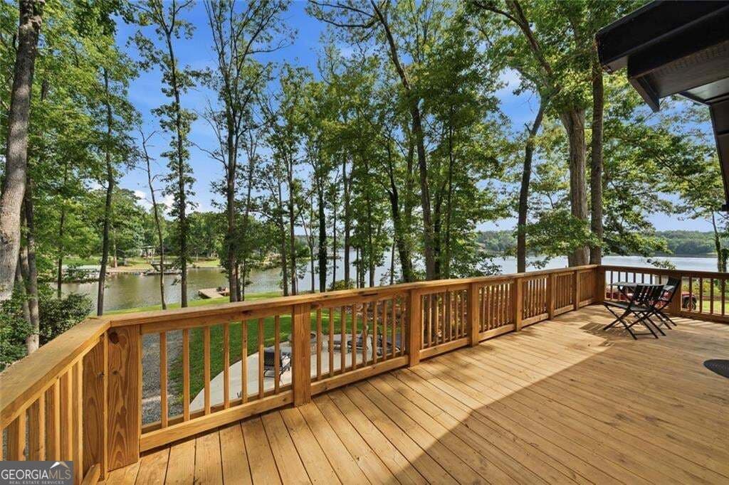 3 bedroom, 2 bathroom, 1,500 sq ft single family residence for sale at 233 Lakeshore Drive, Eatonton, GA 31024 — photo 4
