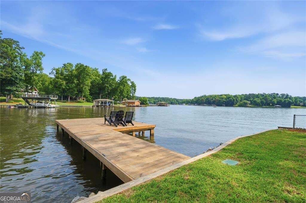 3 bedroom, 2 bathroom, 1,500 sq ft single family residence for sale at 233 Lakeshore Drive, Eatonton, GA 31024 — photo 8