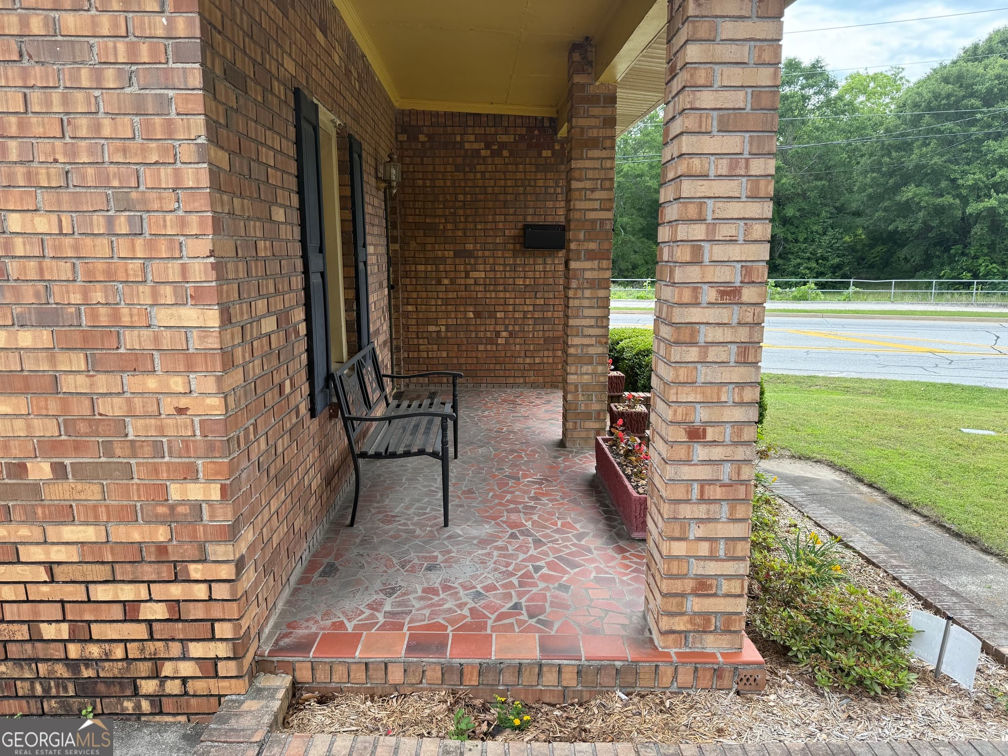 3 bedroom, 2 bathroom, 1,292 sq ft mixed use for sale at 871 Malcolm Street, Conyers, GA 30012 — photo 5