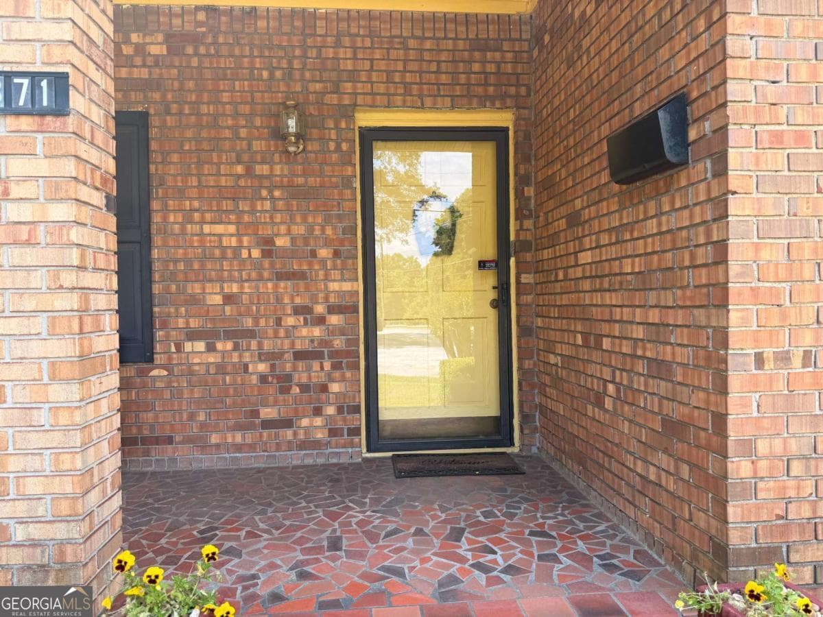 3 bedroom, 2 bathroom, 1,292 sq ft mixed use for sale at 871 Malcolm Street, Conyers, GA 30012 — photo 4