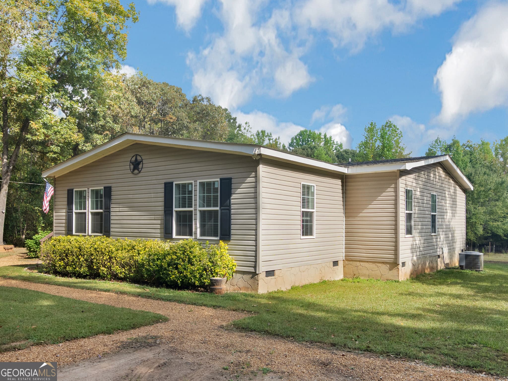 4 bedroom, 2 bathroom, 2,312 sq ft single family residence under contract at 255 Wilson Road, Luthersville, GA 30251 — photo 2