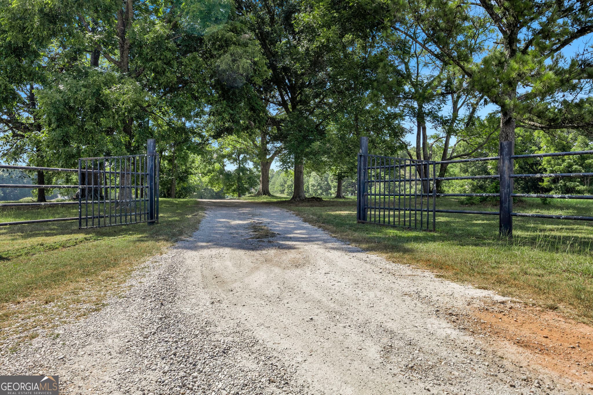 6 bedroom, 3.5 bathroom, 3,960 sq ft single family residence for sale at 2049 Midway Church Road, Newborn, GA 30056 — photo 10