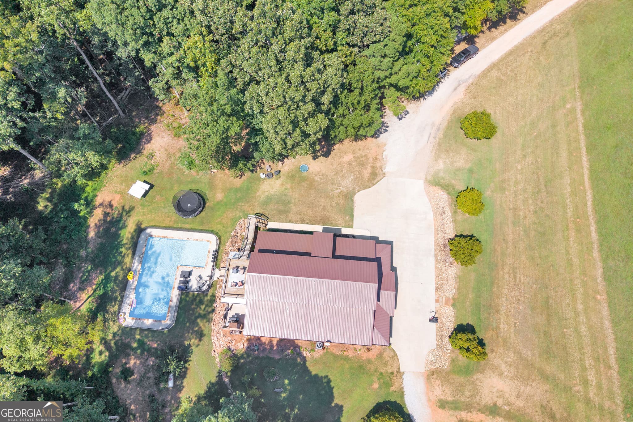 6 bedroom, 3.5 bathroom, 3,960 sq ft single family residence for sale at 2049 Midway Church Road, Newborn, GA 30056 — photo 4