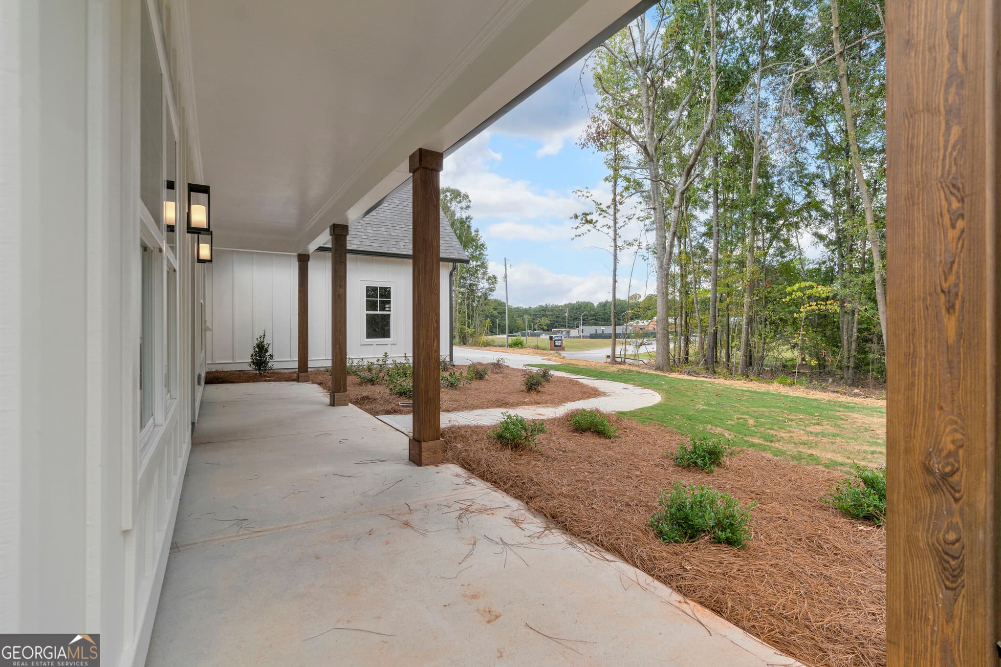 3 bedroom, 2.5 bathroom, 2,084 sq ft single family residence for sale at 1863 Hoods Mill Road, Commerce, GA 30529 — photo 10
