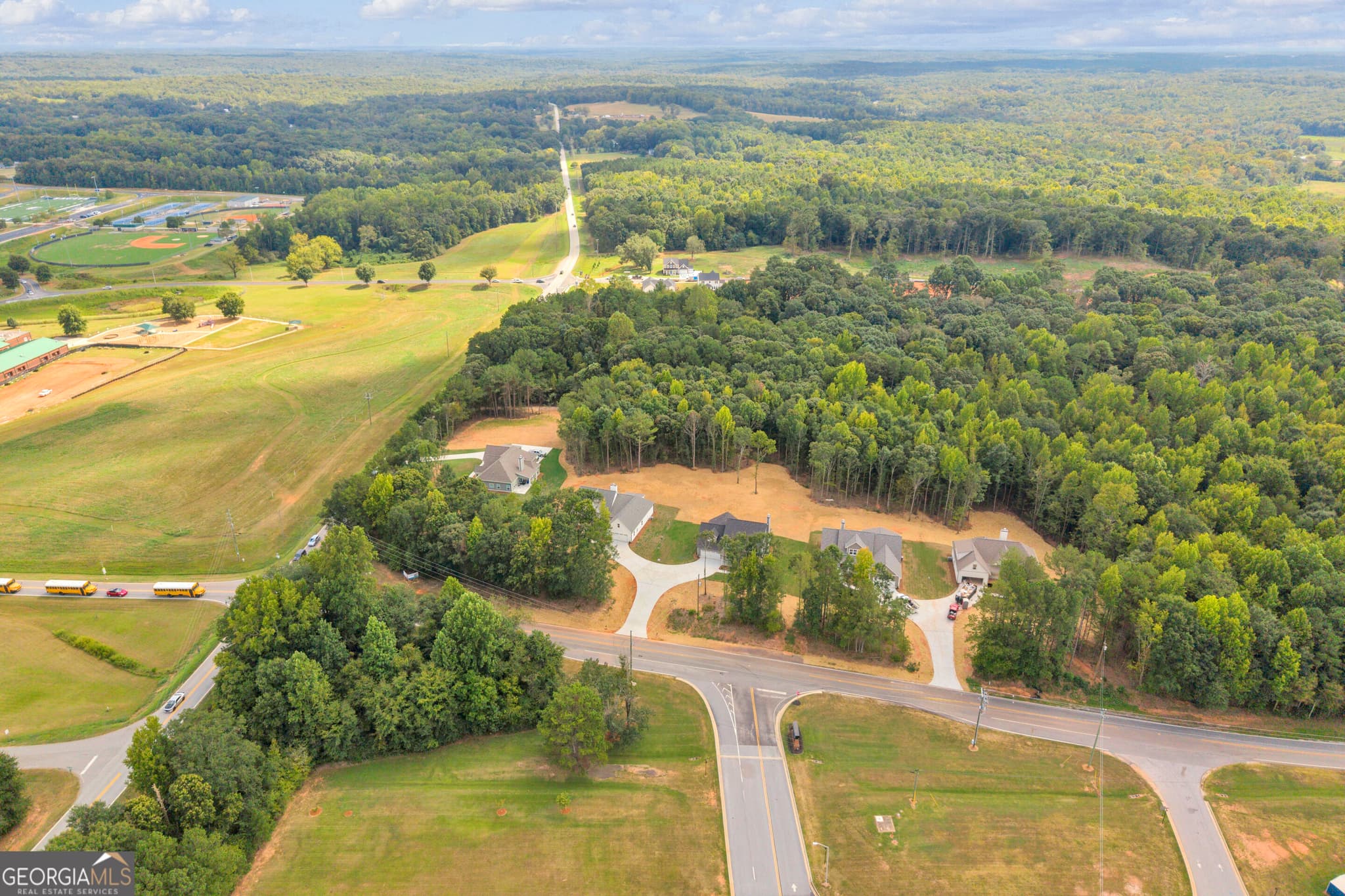 3 bedroom, 2.5 bathroom, 2,084 sq ft single family residence for sale at 1863 Hoods Mill Road, Commerce, GA 30529 — photo 4