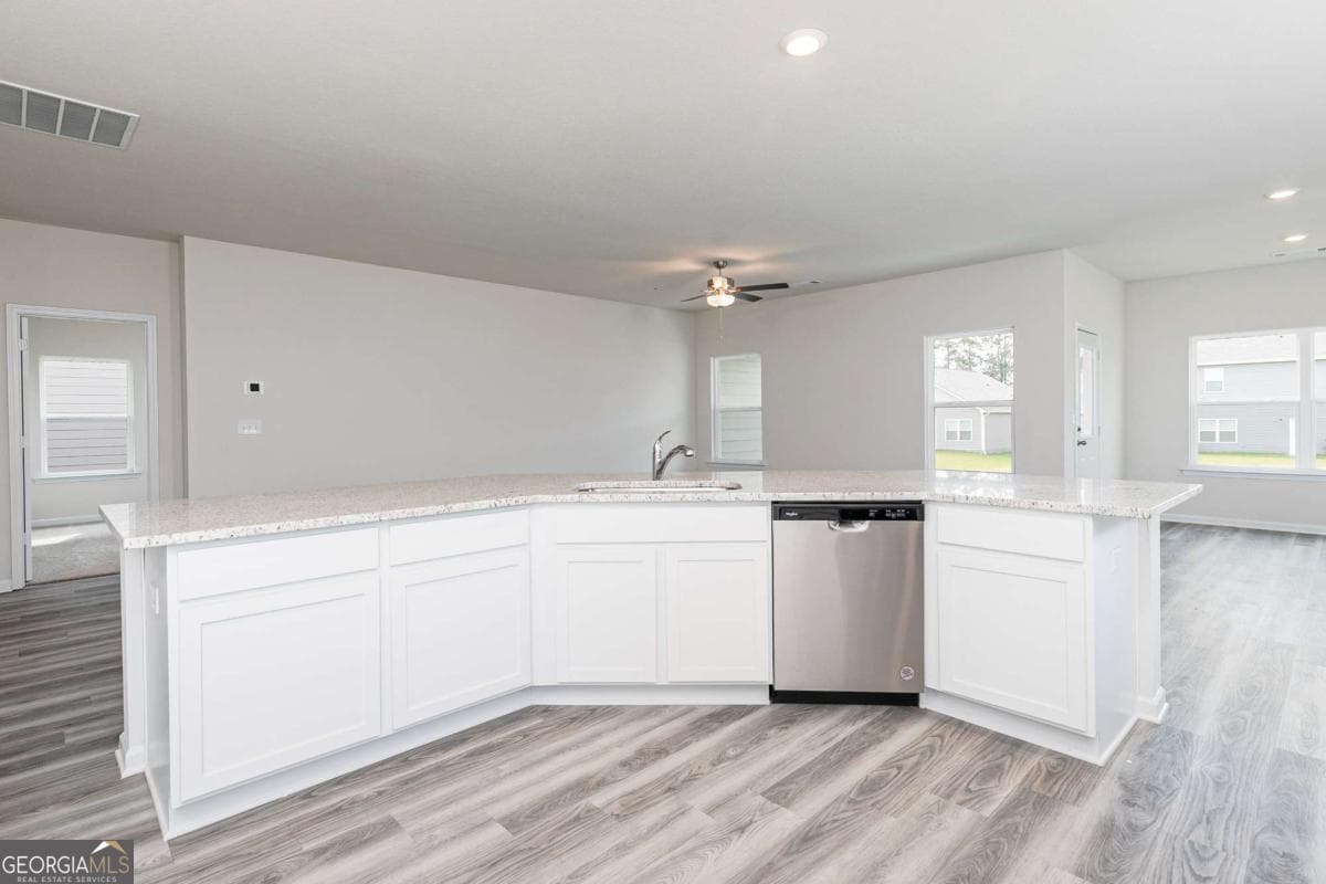 3 bedroom, 2 bathroom, 1,863 sq ft single family residence for sale at 387 Sand Dune Way, Conyers, GA 30013