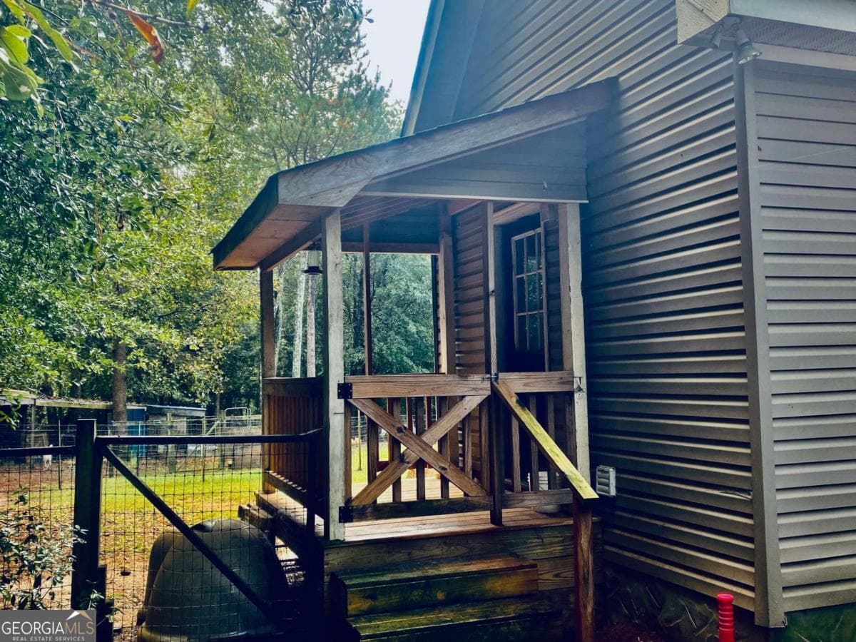 5 bedroom, 3.5 bathroom, 2,828 sq ft single family residence for sale at 290 Poplar Creek Road, Stephens, GA 30667 — photo 9