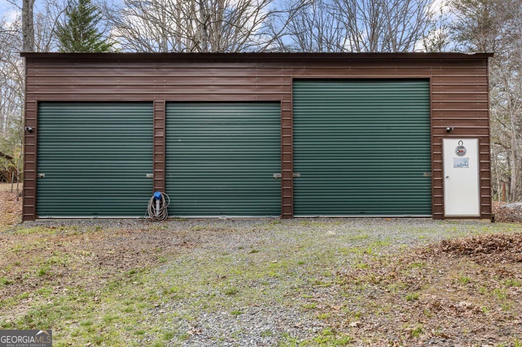 3 bedroom, 3 bathroom, 1,660 sq ft cabin,single family residence for sale at 130 Happy Valley Lane, Morganton, GA 30560 — photo 3