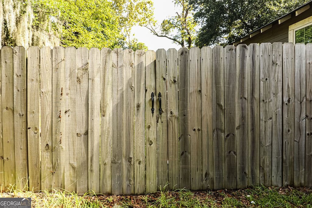 3 bedroom, 2 bathroom, 1,160 sq ft single family residence for sale at 26 W 54th Street, Savannah, GA 31405 — photo 3