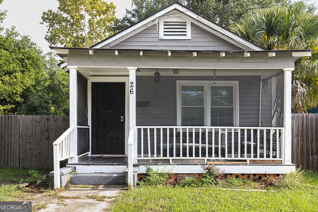 3 bedroom, 2 bathroom, 1,160 sq ft single family residence for sale at 26 W 54th Street, Savannah, GA 31405 — photo 1 of 42