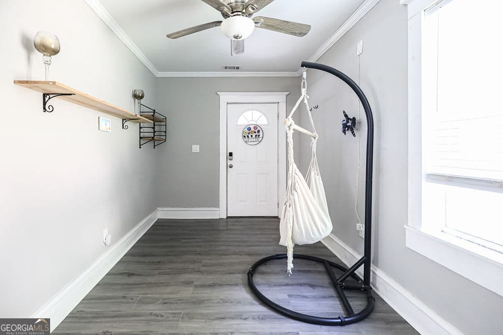 3 bedroom, 2 bathroom, 1,160 sq ft single family residence for sale at 26 W 54th Street, Savannah, GA 31405 — photo 8