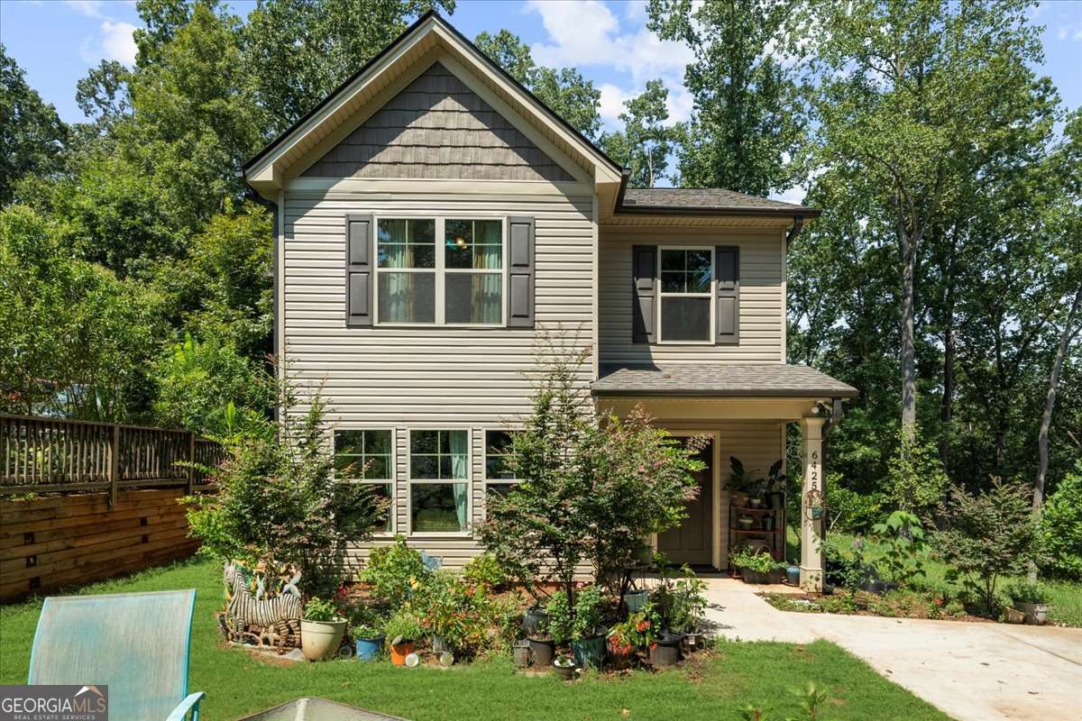 3 bedroom, 2.5 bathroom, 1,434 sq ft single family residence for sale at 6425 Dogwood Way, Gainesville, GA 30506 — photo 2