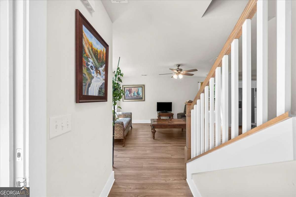 3 bedroom, 2.5 bathroom, 1,434 sq ft single family residence for sale at 6425 Dogwood Way, Gainesville, GA 30506 — photo 7