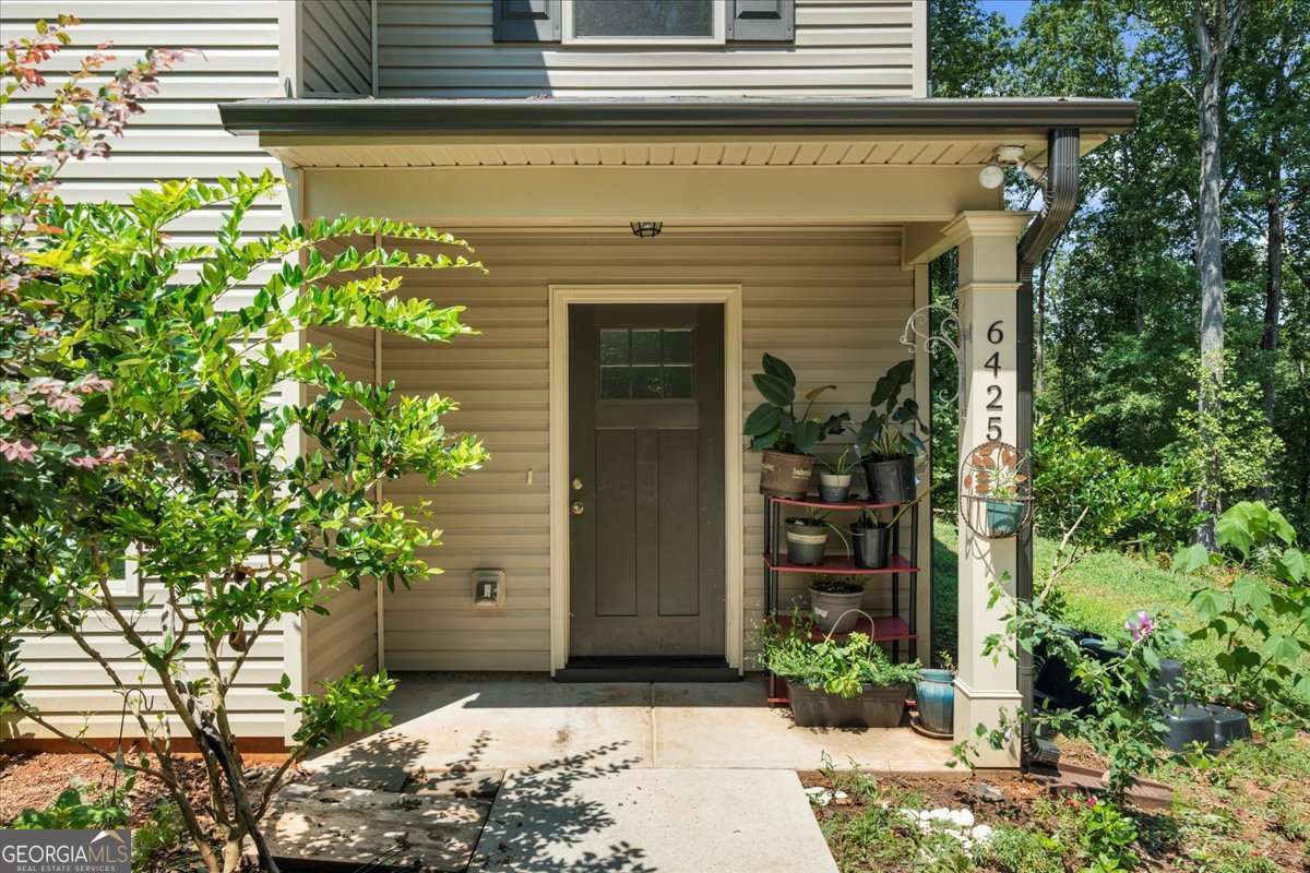 3 bedroom, 2.5 bathroom, 1,434 sq ft single family residence for sale at 6425 Dogwood Way, Gainesville, GA 30506 — photo 5