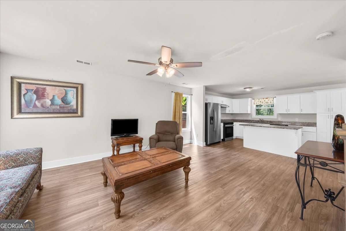 3 bedroom, 2.5 bathroom, 1,434 sq ft single family residence for sale at 6425 Dogwood Way, Gainesville, GA 30506 — photo 8