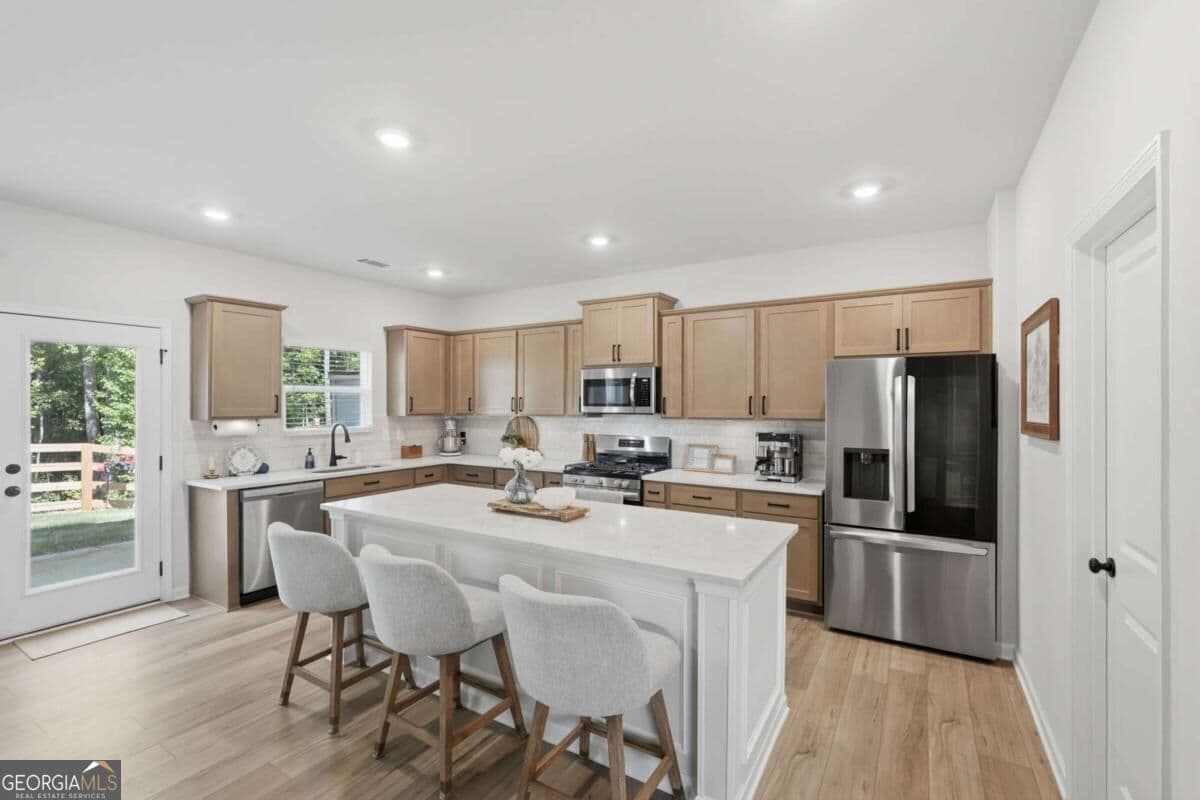 4 bedroom, 2.5 bathroom, 2,281 sq ft single family residence for rent at 75 Pineview Drive, Dawsonville, GA 30534 for $2,200 a month — photo 10
