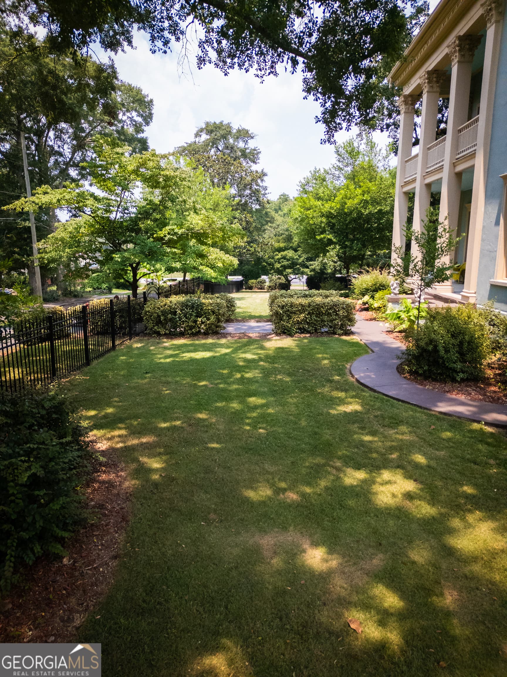 4 bedroom, 3 bathroom, 5,146 sq ft single family residence for sale at 26 Magnolia Street, Grantville, GA 30220 — photo 2