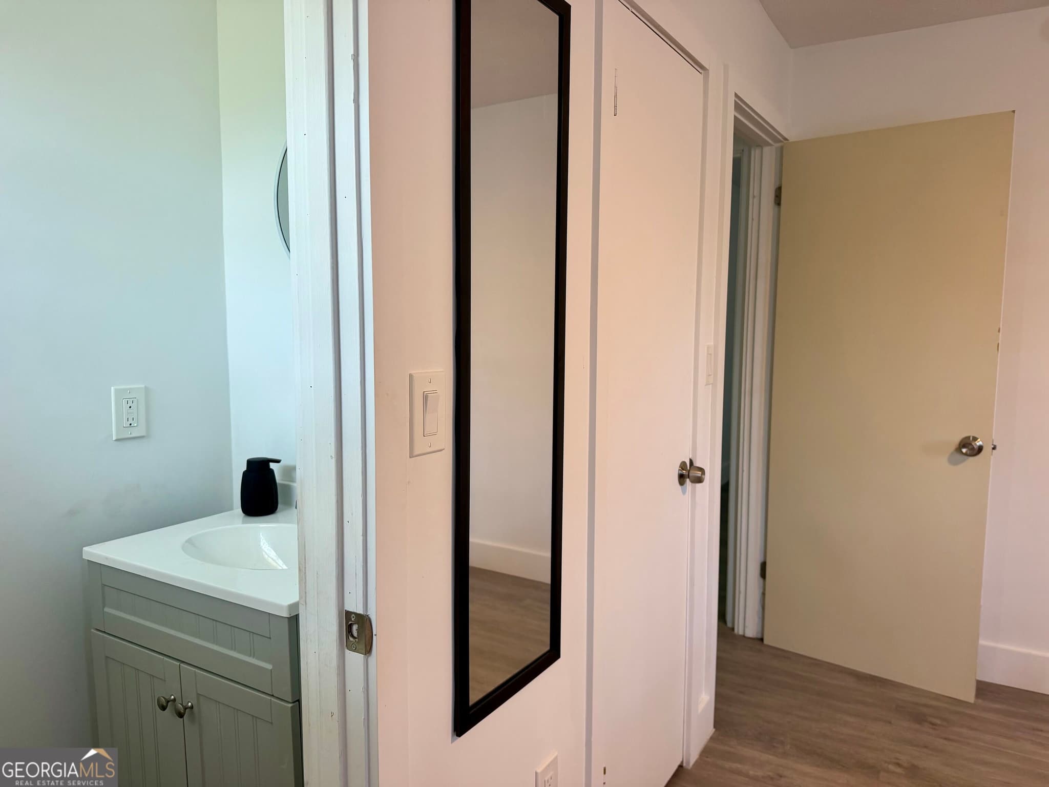 3 bedroom, 1 bathroom, 1,050 sq ft single family residence for sale at 36 Strozier Street, Mcrae-Helena, GA 31055 — photo 5