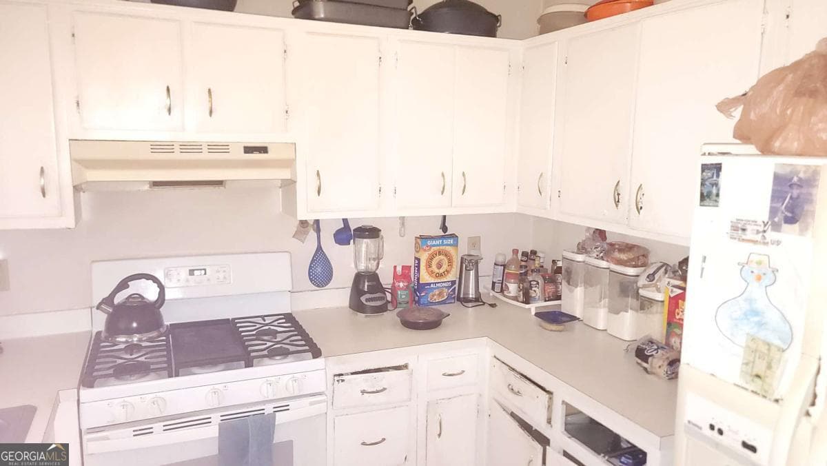 3 bedroom, 2 bathroom single family residence for sale at 3095 Fern Valley Drive, Marietta, GA 30008 — photo 6