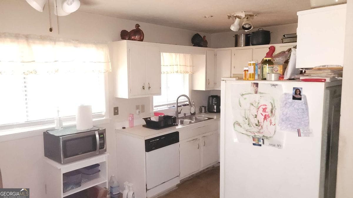 3 bedroom, 2 bathroom single family residence for sale at 3095 Fern Valley Drive, Marietta, GA 30008 — photo 5