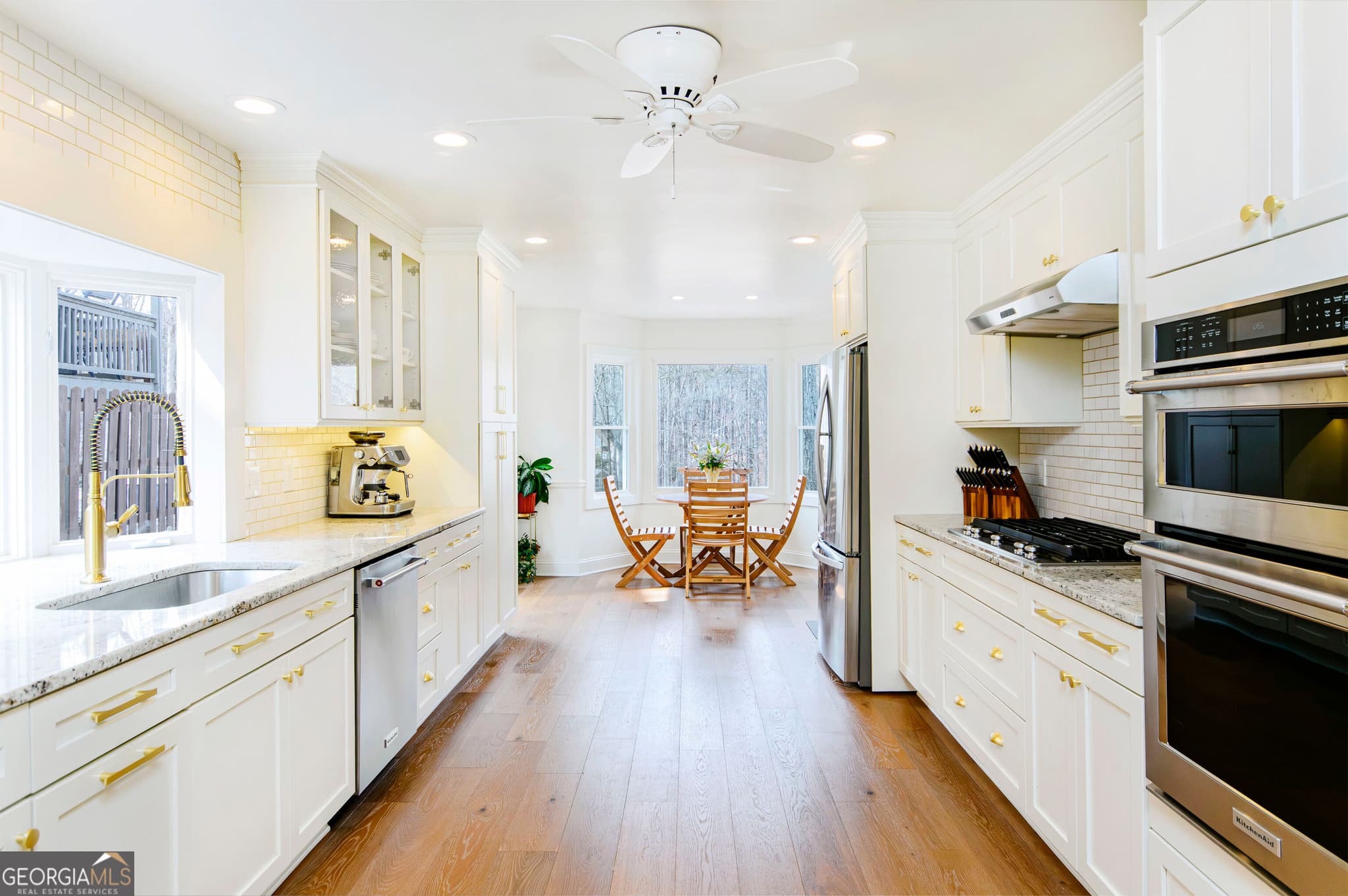4 bedroom, 4 bathroom, 4,800 sq ft single family residence for sale at 10120 Kinross Road, Roswell, GA 30076 — photo 7