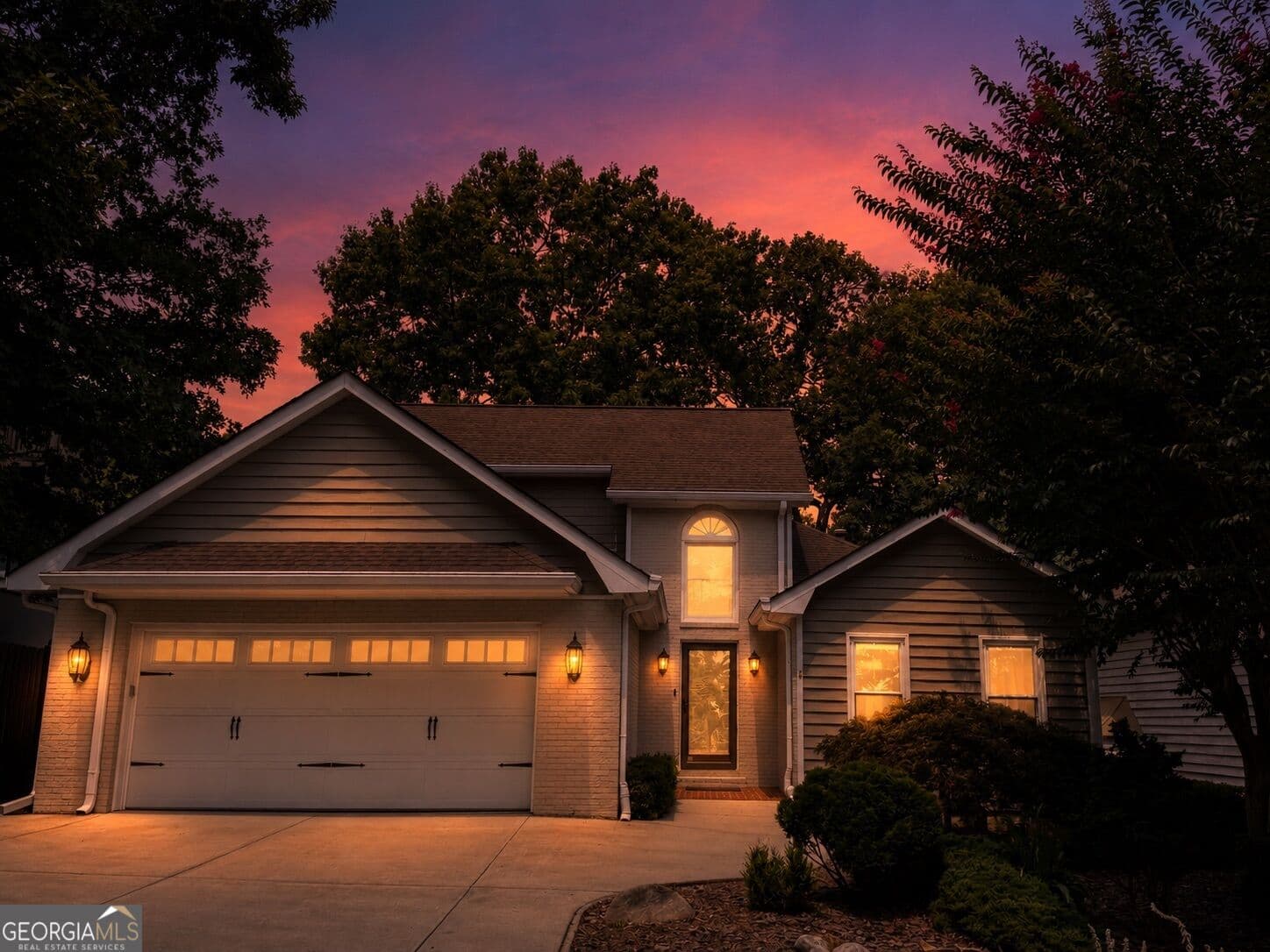 4 bedroom, 4 bathroom, 4,800 sq ft single family residence for sale at 10120 Kinross Road, Roswell, GA 30076 — photo 1 of 29