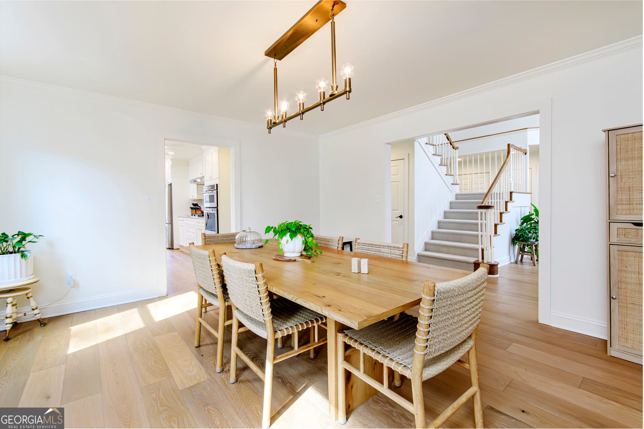 4 bedroom, 4 bathroom, 4,800 sq ft single family residence for sale at 10120 Kinross Road, Roswell, GA 30076 — photo 5
