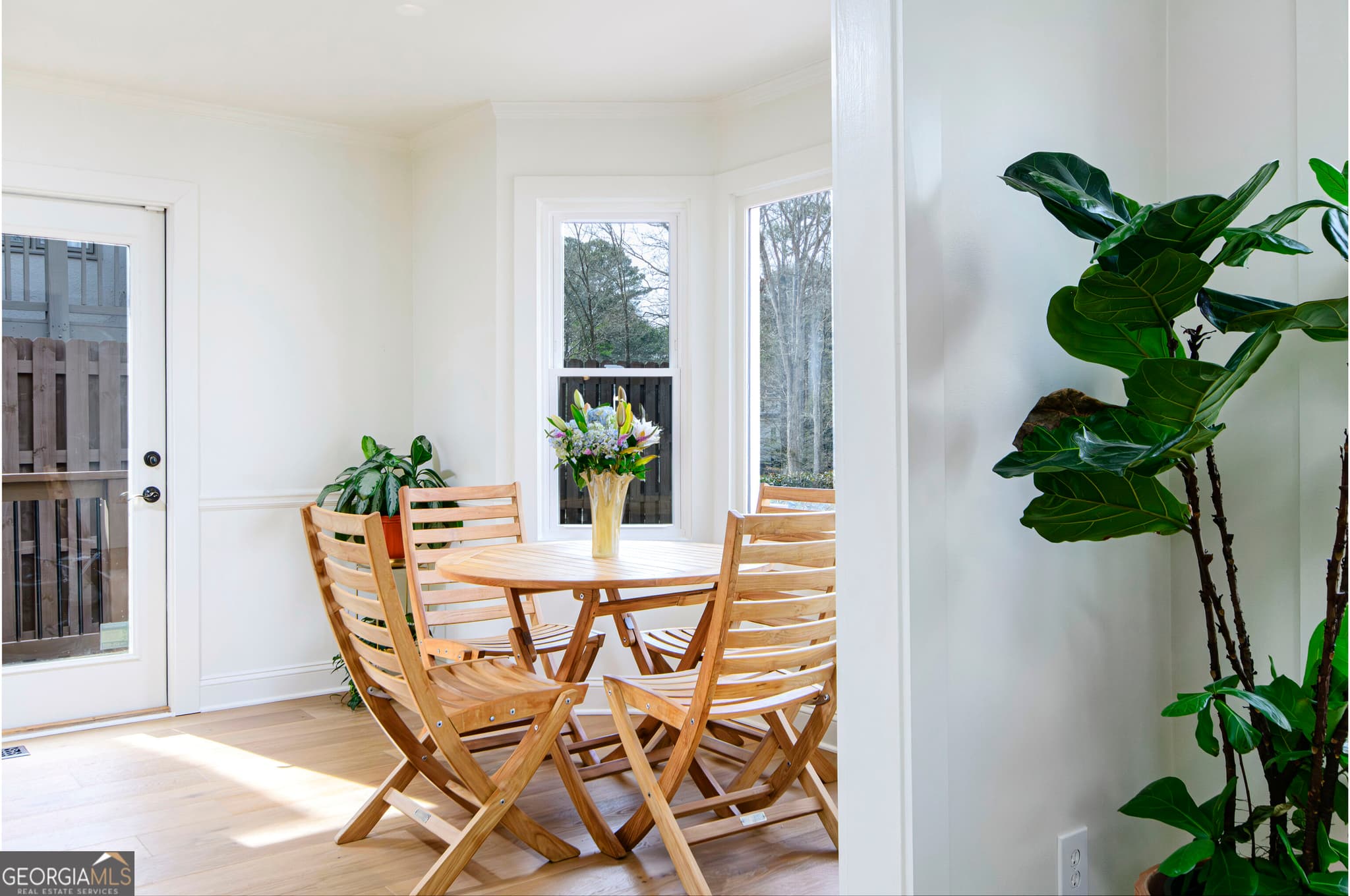 4 bedroom, 4 bathroom, 4,800 sq ft single family residence for sale at 10120 Kinross Road, Roswell, GA 30076 — photo 9