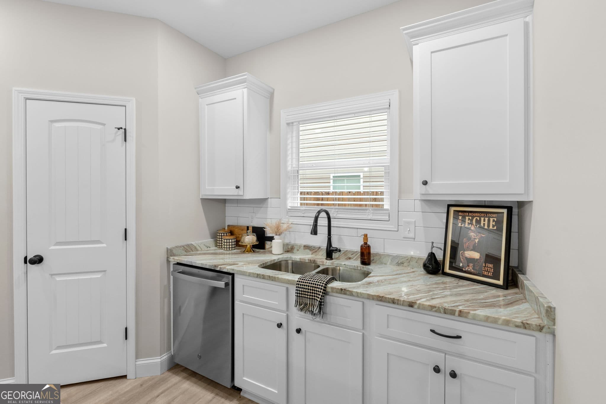 3 bedroom, 2.5 bathroom, 1,636 sq ft townhouse for sale at 302 Beau Claire Circle, Byron, GA 31008 — photo 7