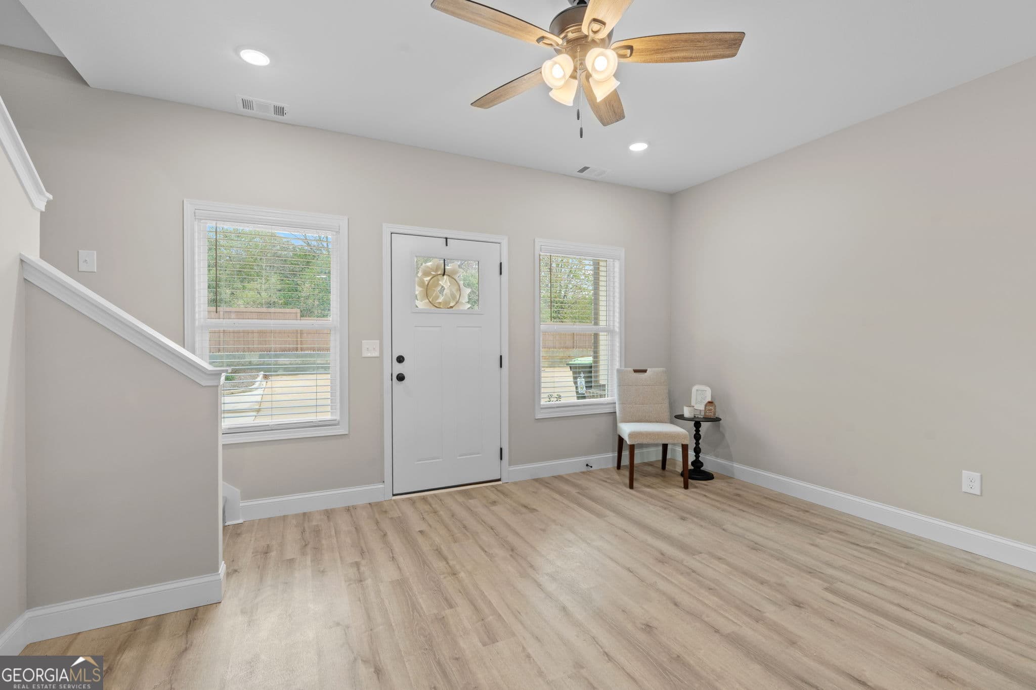3 bedroom, 2.5 bathroom, 1,636 sq ft townhouse for sale at 302 Beau Claire Circle, Byron, GA 31008 — photo 3