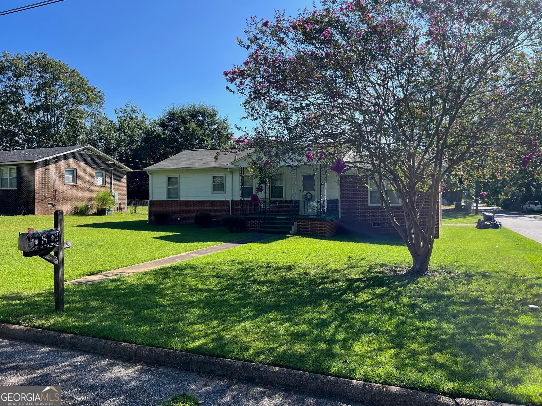 2 bedroom, 1 bathroom, 1,458 sq ft single family residence under contract at 507 S 17th Avenue, Lanett, AL 36863