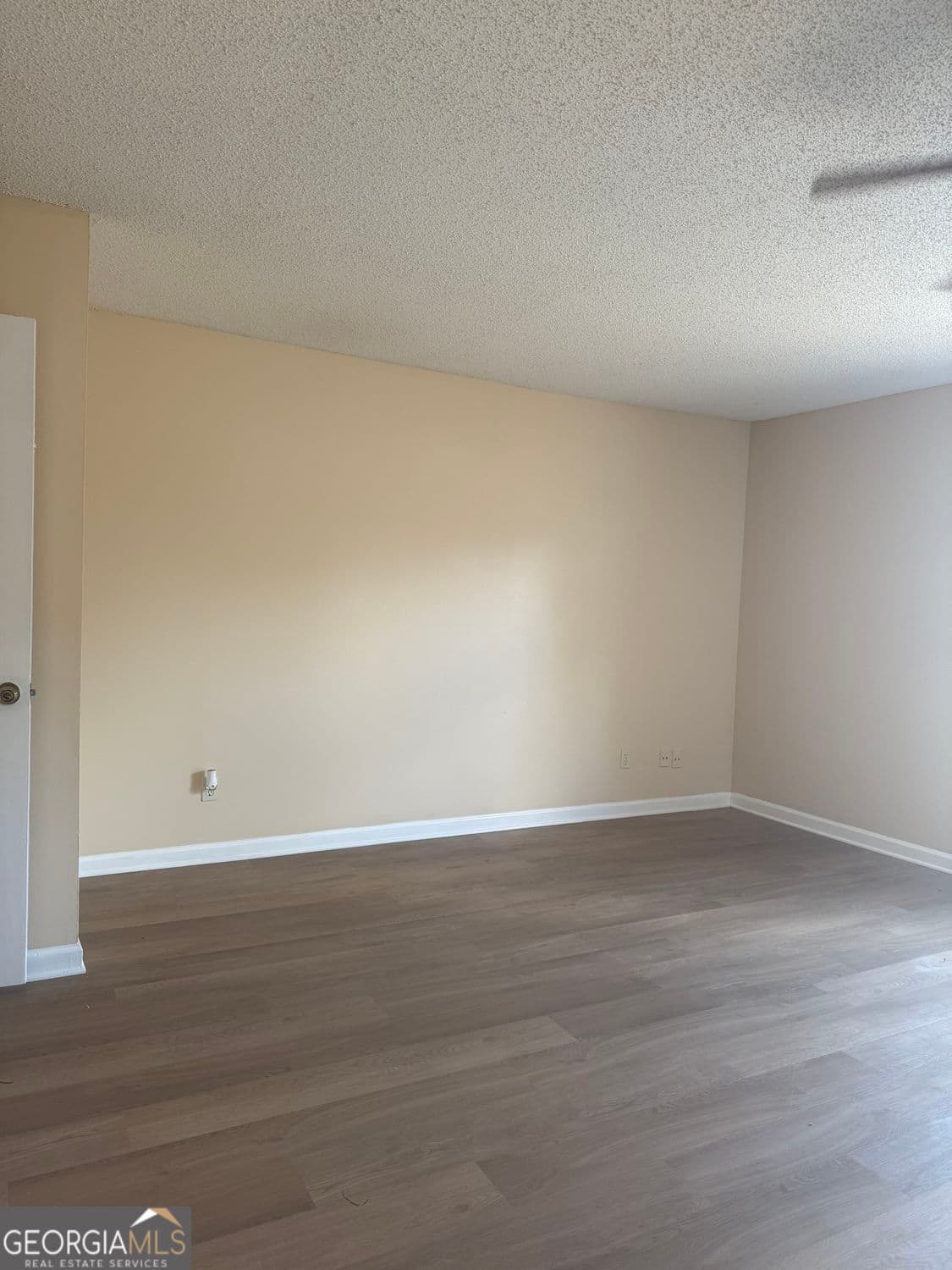2 bedroom, 1.5 bathroom, 1,024 sq ft condominium for rent at 3730 Old Flowery Branch Road UNIT J-1, Oakwood, GA 30566 for $1,350 a month — photo 3