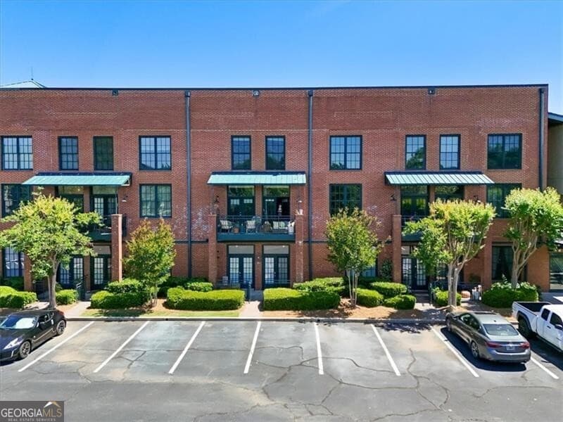 2 bedroom, 2 bathroom, 1,308 sq ft loft,condominium sold at 1725 Liberty Lane, Roswell, GA 30075