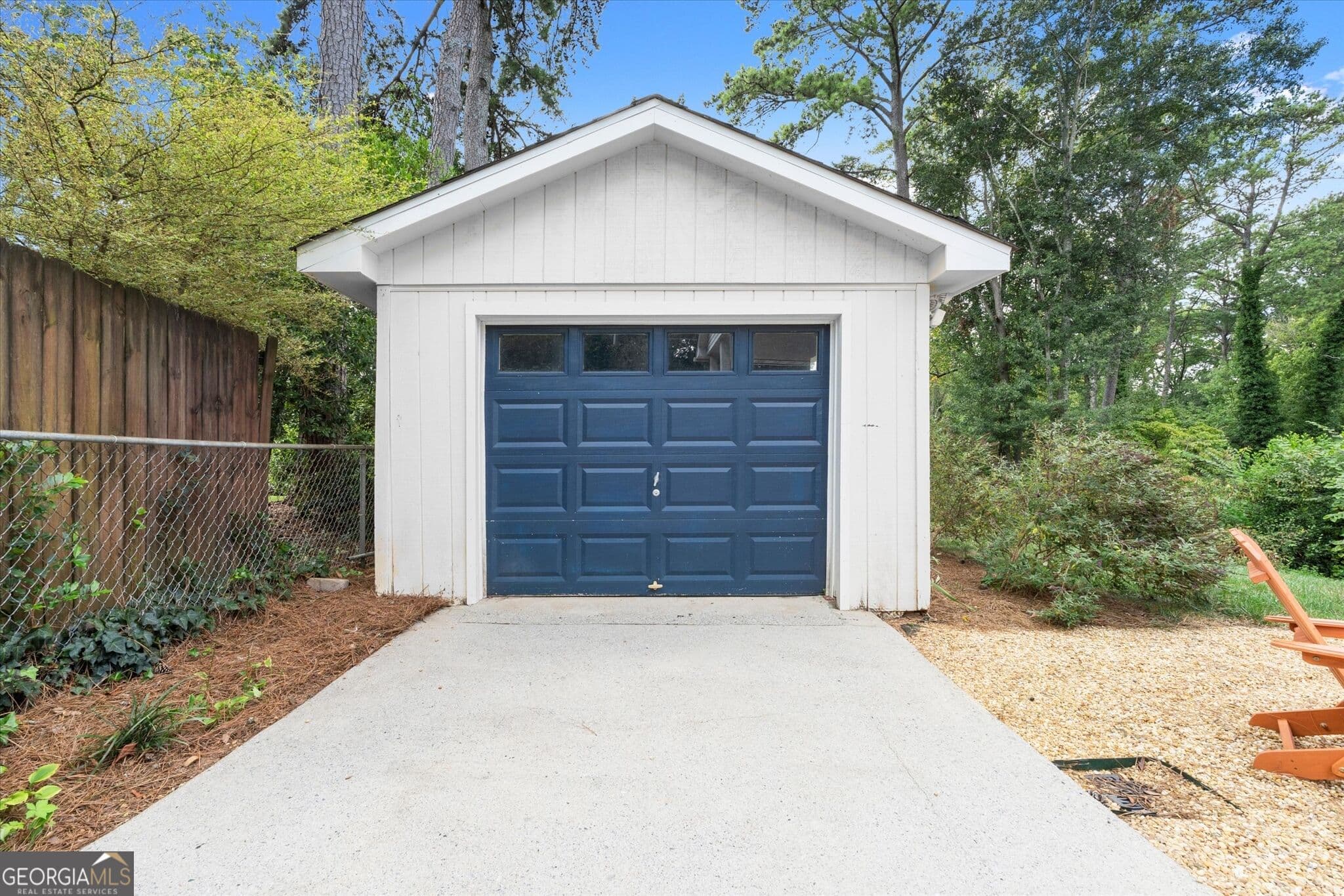 4 bedroom, 3 bathroom, 3,100 sq ft single family residence for sale at 6350 N Hampton Drive, Sandy Springs, GA 30328 — photo 8