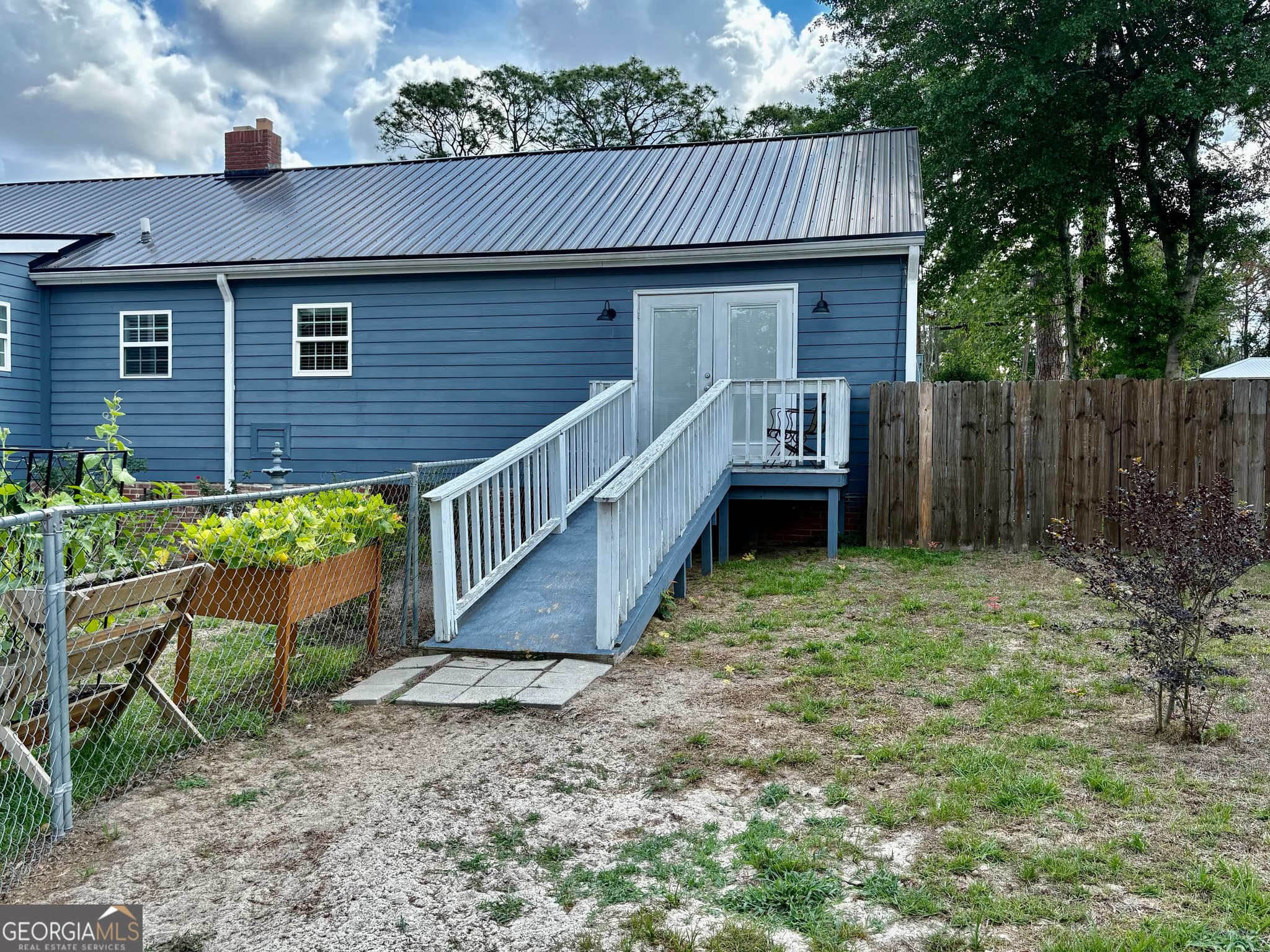 3 bedroom, 2 bathroom, 1,570 sq ft single family residence under contract at 348 S Victory Drive, Lyons, GA 30436 — photo 9